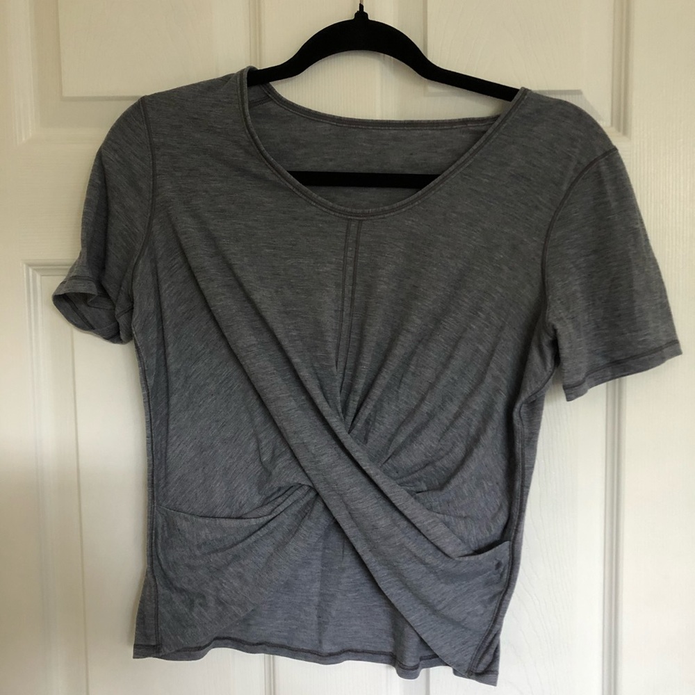Lululemon grey cross crop top. Size 4.